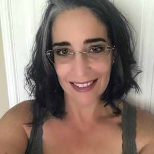 Meet your Posher, Iris